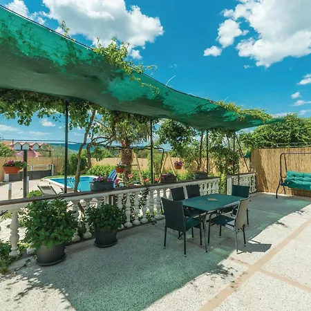 Two-bedroom In Holiday home Sibenik