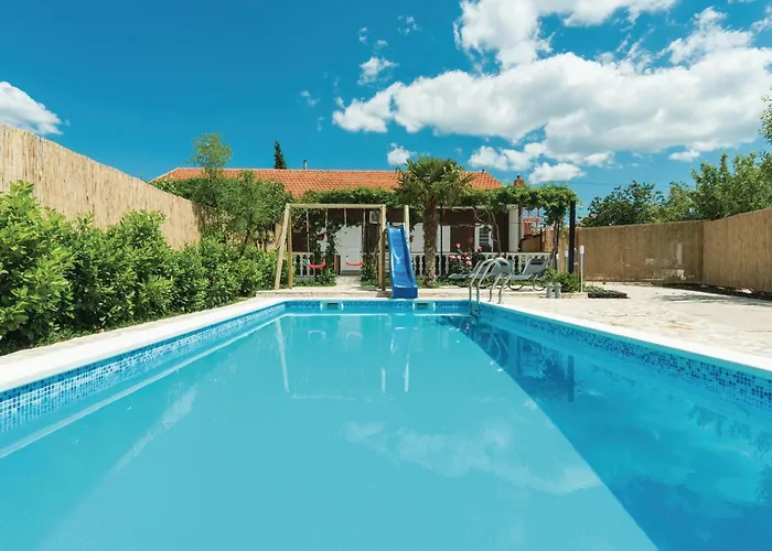 Two-bedroom In Szybenik