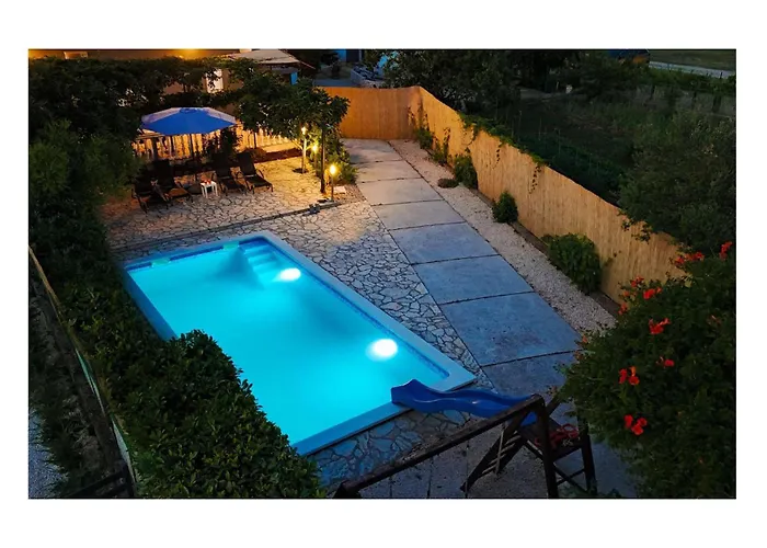 בית נופש Two-bedroom In שיבניק