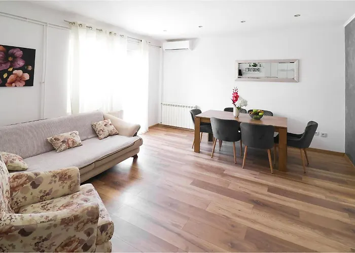 בית נופש Two-bedroom In *